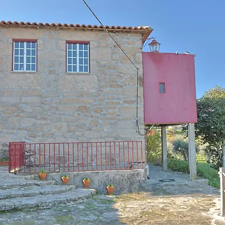 Casa De Vilar Casa de Férias *